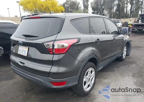2017 Ford Escape S z USA, uszkodzony, nr VIN 1FMCU0F73HUB68303